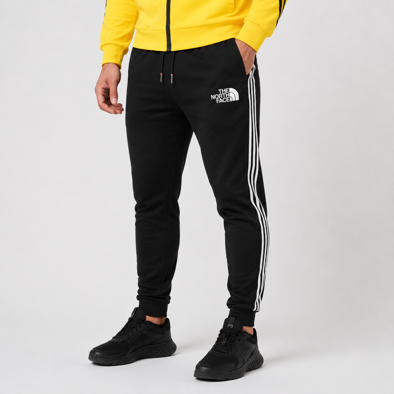 Detalle 3/4 del conjunto TNF